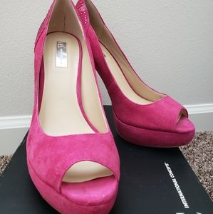 Fuchsia platform peep-toe heels